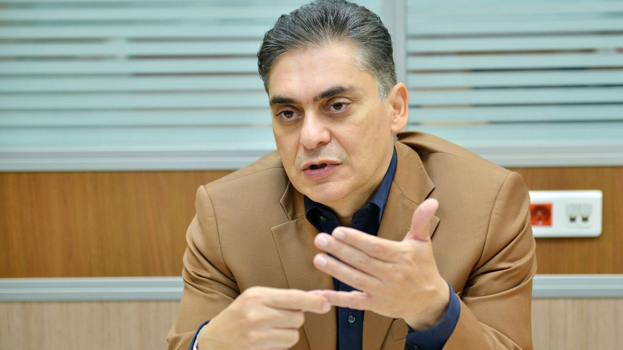 پیش‌بین...